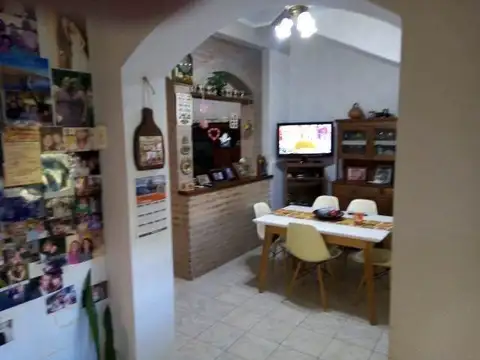 CASA 3 AMB. COCHERA. TERRAZA. FONDO   DEPTO. 2 AMB. Excelente estado en José León Suárez, San Martin, G.B.A. Zona Norte