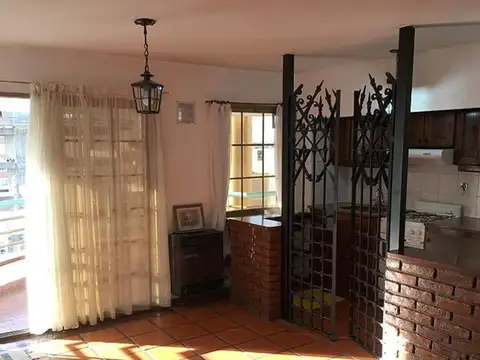 Crisologo Larralde Al  1000 9º Piso - Morón