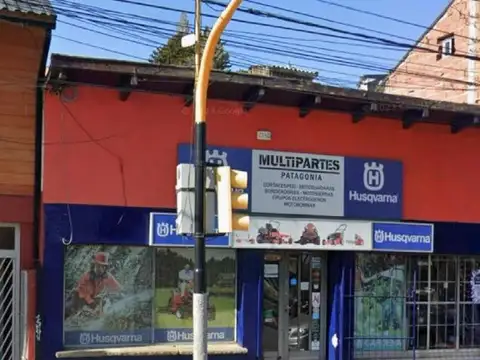 Terreno apto edificio con local construido