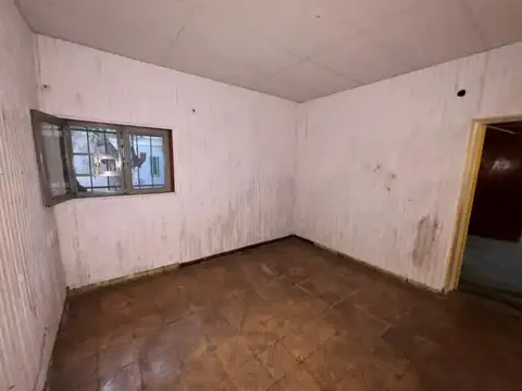 Casa 5 ambientes con 1 baño
