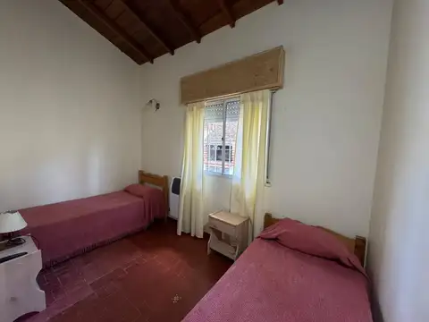 Casa en Alquiler con 1 cochera
