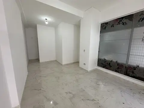 Local en Alquiler casi 30m2 en Lanús Este
