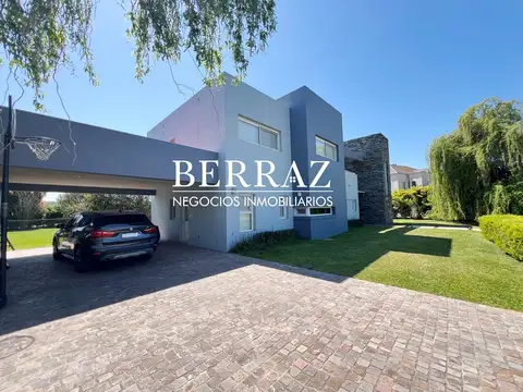 Casa Alquiler TEMPORARIO 5 Dormitorios Barrio Los Robles Lote de 2000 m2 Haras Santa María , Escobar