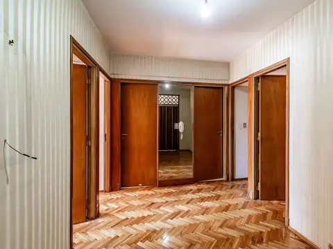 Departamento 5 ambientes con 2 baños