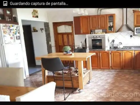 Casa 5 ambientes con 3 baños