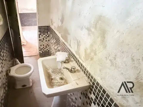 Casa 5 ambientes con 2 baños