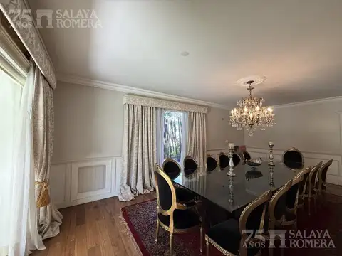 Casa 9 ambientes con 7 baños