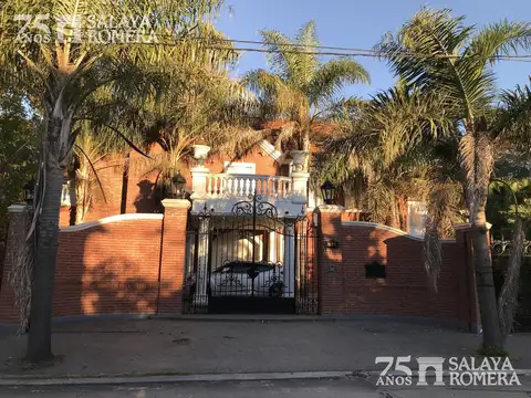 Venta Casa Martínez - Imponente Residencia 9 Ambientes