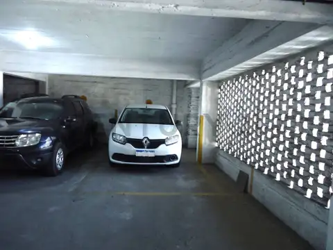 Cochera en venta en La Plata calle 48 e/ 12 y 13