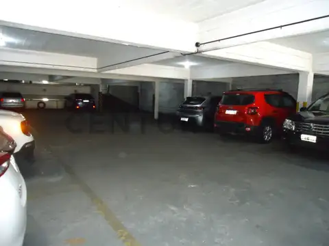 Cochera en venta en La Plata calle 48 e/ 12 y 13