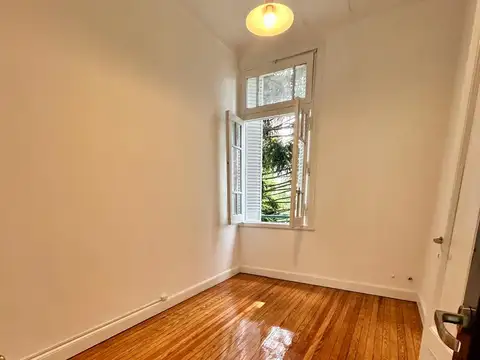 Avenida Boedo 700, Piso 1