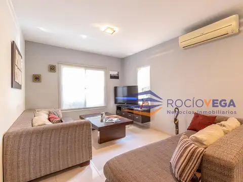 Casa 6 ambientes con 2 baños