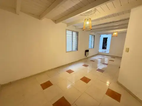 Depto Tipo Casa en Alquiler 60 años