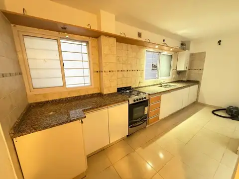 Depto Tipo Casa en Alquiler en Centro, $ 720.000