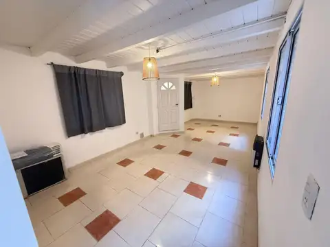 Depto Tipo Casa en Alquiler al Este