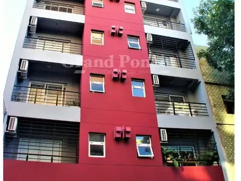 Monoambiente con Balcón y Cochera