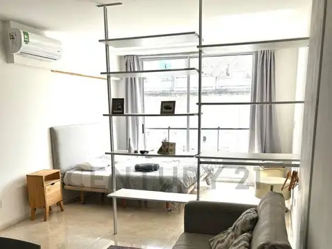 Venta  Departamento con balcón al frente en San Telmo - Monoambiente ideal para inversión -