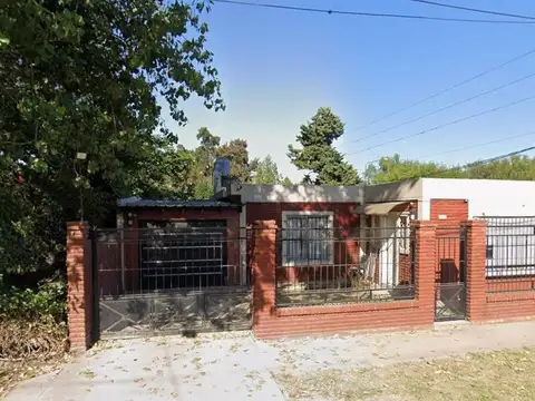 VENTA CASA 4 AMBIENTES LOTE GARAJE VIRREY DEL PINO