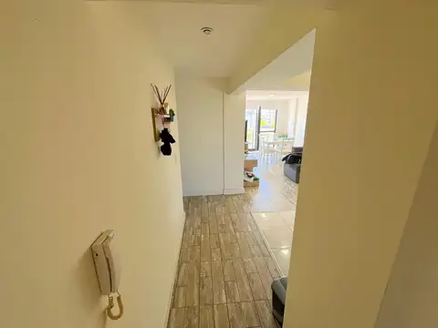 2 AMB. CATEGORÍA ED. VILLAGE CON COCHERA