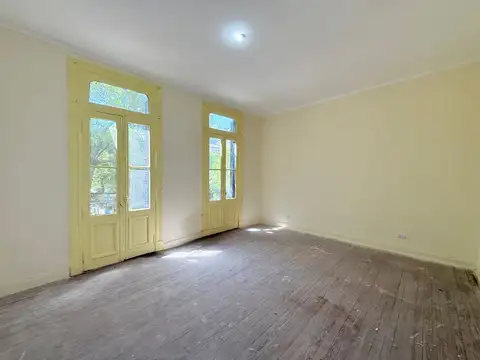 Depto Tipo Casa en Alquiler 80 años