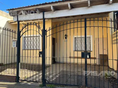 CASA 3 AMB. 291m2, JARDIN, GARAJE CUBIERTO   - VILLA BALLESTER