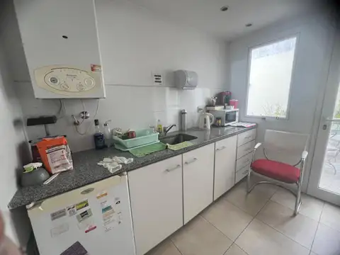 Oficina 6 ambientes con 2 baños