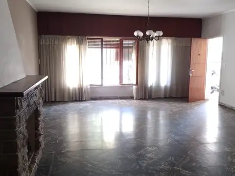 Casa en Venta en Arrecifes, USD 190.000