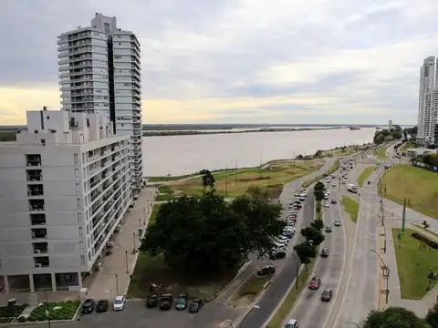 Oficina 8 ambientes con 2 baños