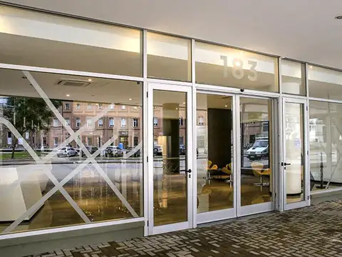 Oficina en Alquiler con 8 cocheras