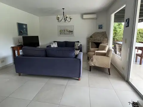 Casa en Venta con 4 cocheras