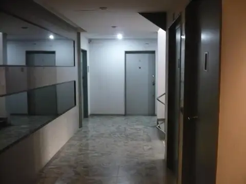 DEPTO EN VENTA 3 AMB.LUMINOSO M.CENTRO AL FRENTE APTO PROF