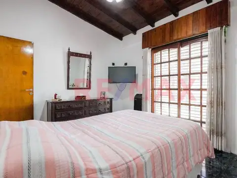 PH Venta 6 amb con Patio y Terraza Santos Lugares