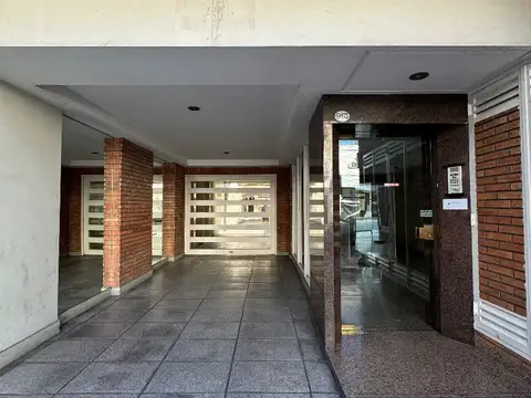 Blanco Encalada 5000, Piso 8