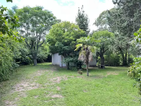 ¡Venta de casa en Laguna de Lobos a escasos metros de la Costanera! Calle 35 entre Avda Costanera y Calle 4