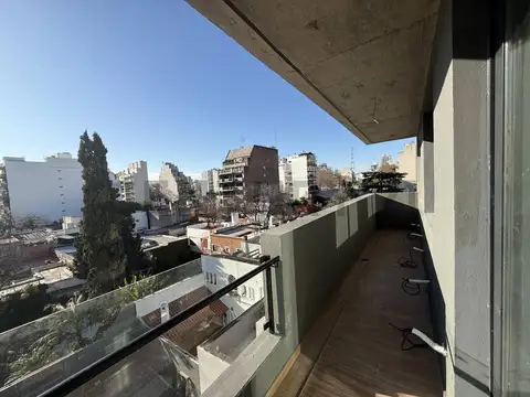 VENTA 4 AMBIENTES CON DEPENDENCIA EN FLORES A ESTRENAR