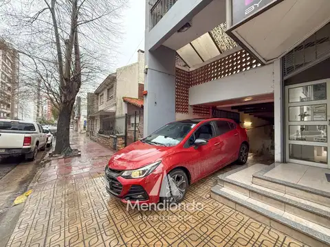 Cochera en Subsuelo en pleno Centro. Córdoba y Falucho.
