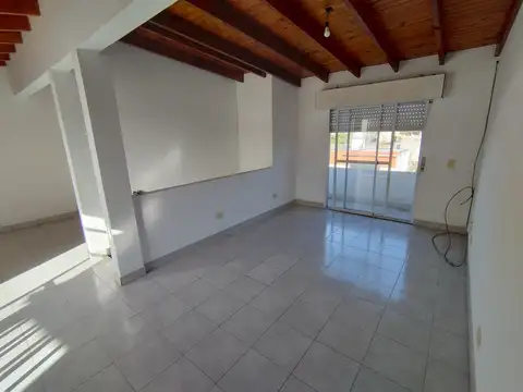 Depto Tipo Casa 3 ambientes con 1 baño