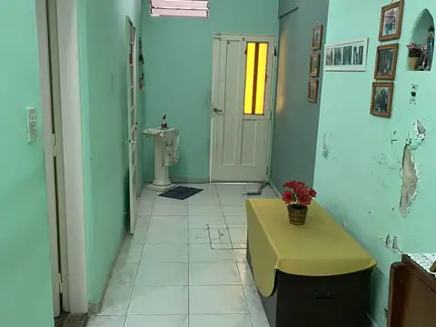 Presidente Roca 4500, Piso A