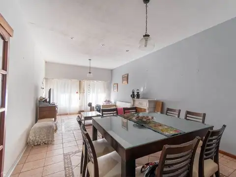 Casa en Venta en Alberdi, USD 195.000
