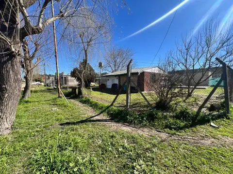 Lote en Venta con 2 propiedades en 155 esquina 36