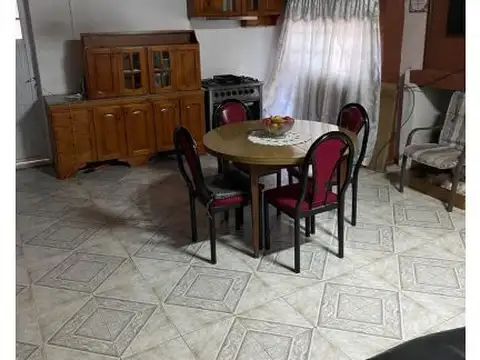 Casa 7 ambientes con 3 baños