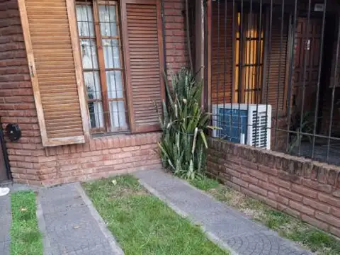 VENTA DUPLEX 3 AMB 1/2  C/COCHERA VILLA LUZURIAGA