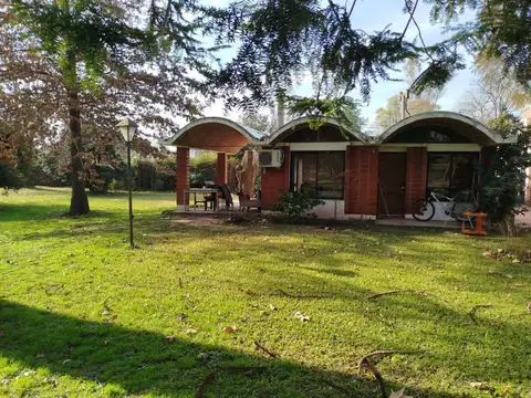 VENTA/PERMUTA CASA DE 3 AMBIENTES EN LOS ÁLAMOS COUNTRY CLUB