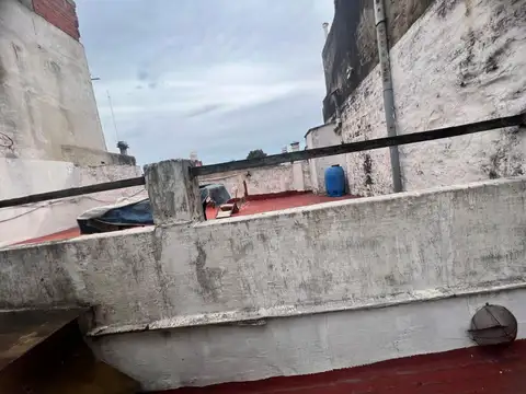 En Venta en Villa Lynch Tres Casas Juntas Sobre Lote de Terreno 212 m² F: 10303