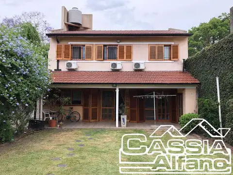 Casa en Venta con 1 cochera
