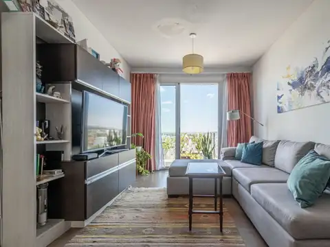 1 amb. - con cochera - Apto Credito - Impecable.-