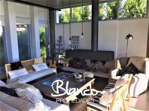 Casa en Venta en Barbarita, USD 1.300.000