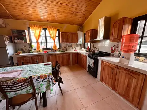 Casa 3 ambientes con 1 baño