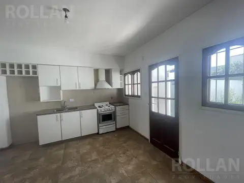 Depto Tipo Casa en Alquiler con 1 cocheras