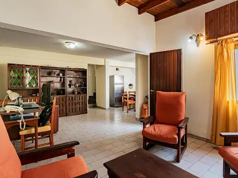 Depto Tipo Casa en Venta al Este